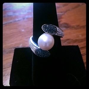 STERLING SILVER CULTURED PEARL AND CRYSTAL RING